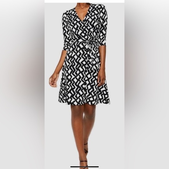 👗Leota Wrap Dress - Picture 1 of 16